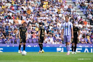 Latasa lanzaba un penalti a las nubes pero merecía su gol con el Real Valladolid.