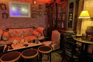 Una de las estancias del bar por dentro, ambientado en los años 20.