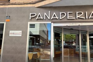 Cafetería Mediterránea ha abierto de nuevo sus puertas y la inauguración oficial será este sábado.