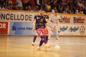 El capitán, Josete, durante el encuentro ante el Noia.