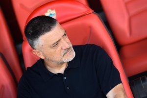 García Pimienta, siempre pendiente de todo en los partidos.