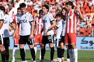 Un central que apunta muy alto y que parece no tener techo en el mundo del fútbol.