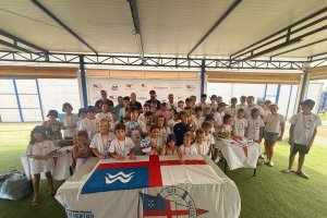 El Club Náutico de Almerimar cierra un verano de intensa actividad deportiva, formativa y social.