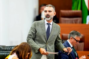 Fernández-Pacheco ha afirmado que la Junta estará con los productores andaluces “defendiendo los intereses, la competitividad y la rentabilidad del sector y defendiendo la seguridad alimentaria europea”.