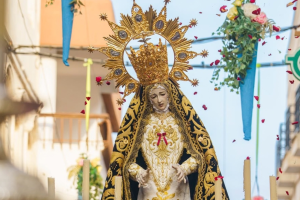 La celebración del sábado culmina meses de preparativos y la participación de cientos de personas que han contribuido a hacer realidad la corona del centenario.