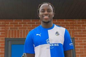 Arvin Appiah ha encontrado equipo en Inglaterra después de un verano en el que fue descartado por el Portsmouth.