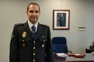 Sebastián Fernández Molina es Policía Nacional y presidente de la Federación Andaluza de Balonmano, aunque antes fue árbitro de élite.
