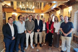 Áqaba 86 se ha reunido con Víctor Almirall en el restaurante Tinta negra, en Almería.