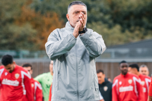 Un entrenador con los pies en la tierra ha devuelto la ilusión al Almería.