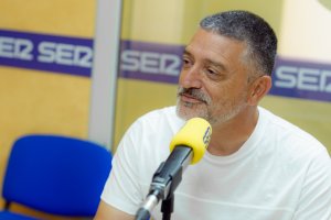 García Pimienta visita La Voz de Almería y SER para analizar el gran momento del Almería, líder de Segunda División.