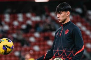 Joan Gázquez en su primera convocatoria con el primer equipo. Fue en Gijón en la temporada 2024-2025.