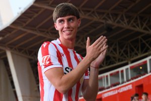 Andrej Popovic (20 años), se perfila como sustituto de Federico Bonini al ser central zurdo y conocer el sistema de García Pimienta.