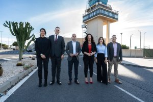 Las administraciones han dado la bienvenida al primer vuelo procedente de Bucarest.