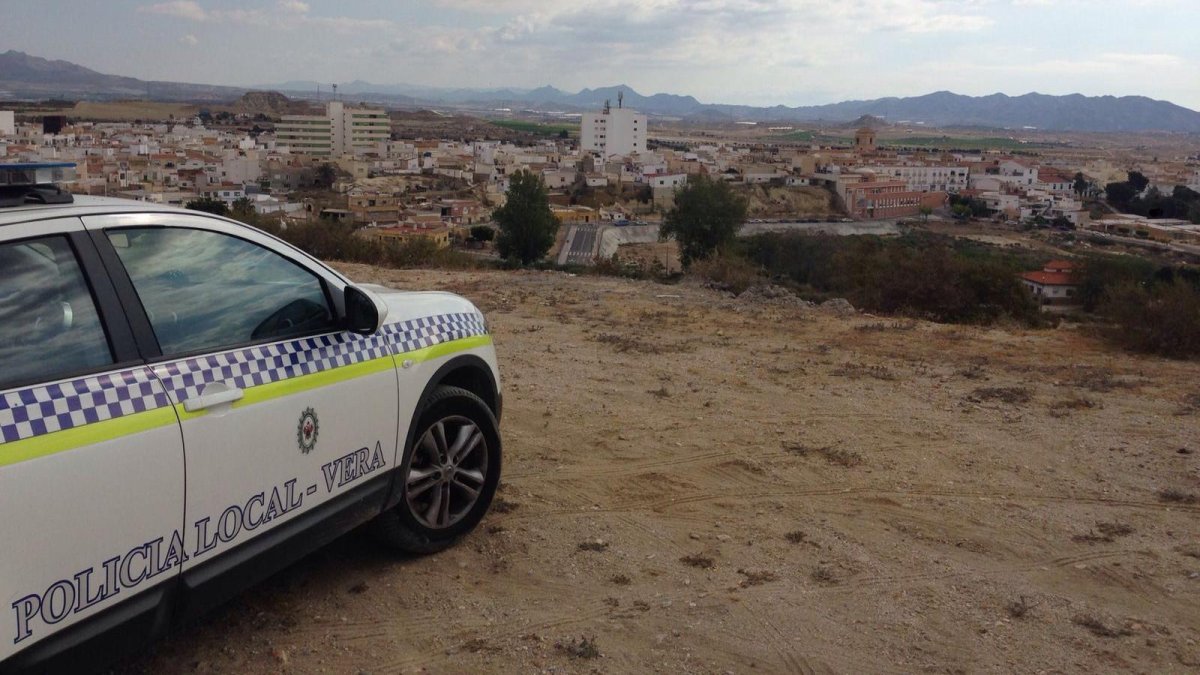 Vehículo de la Policía Local de Vera, en una imagen de archivo.