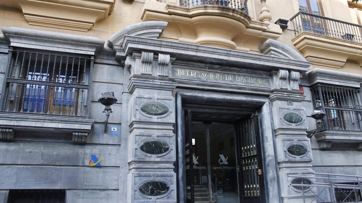 Sede de Hacienda en el Paseo de Almería.