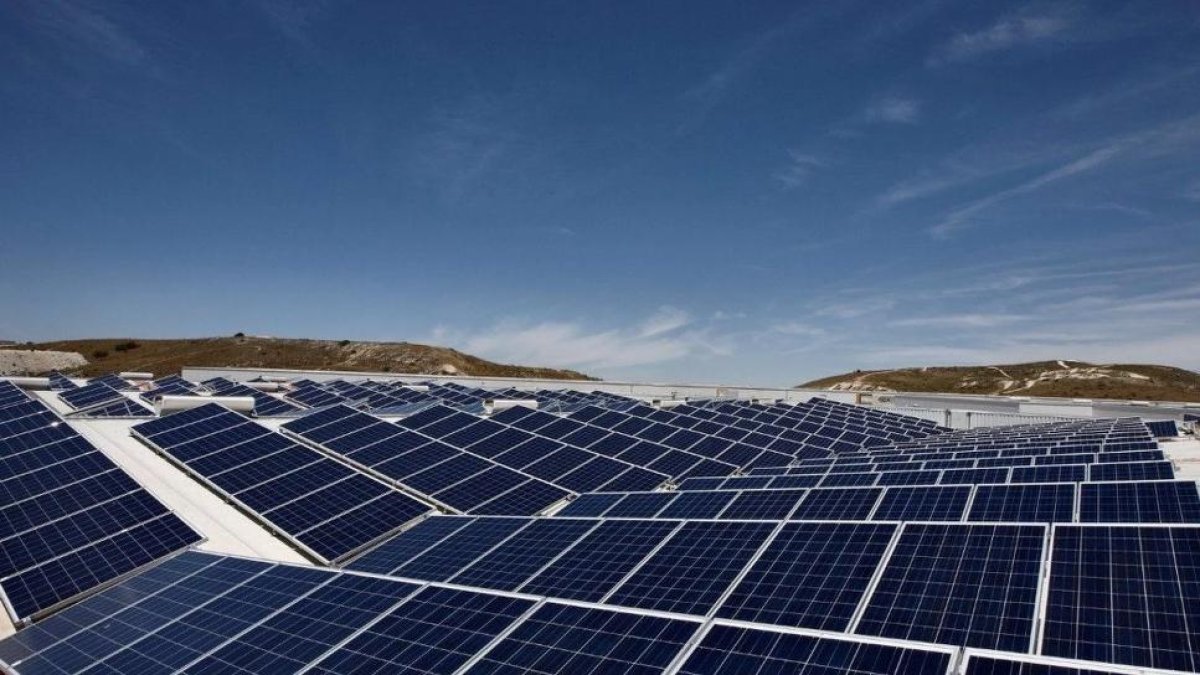 Imagen de archivo de una planta solar fotovoltaica.