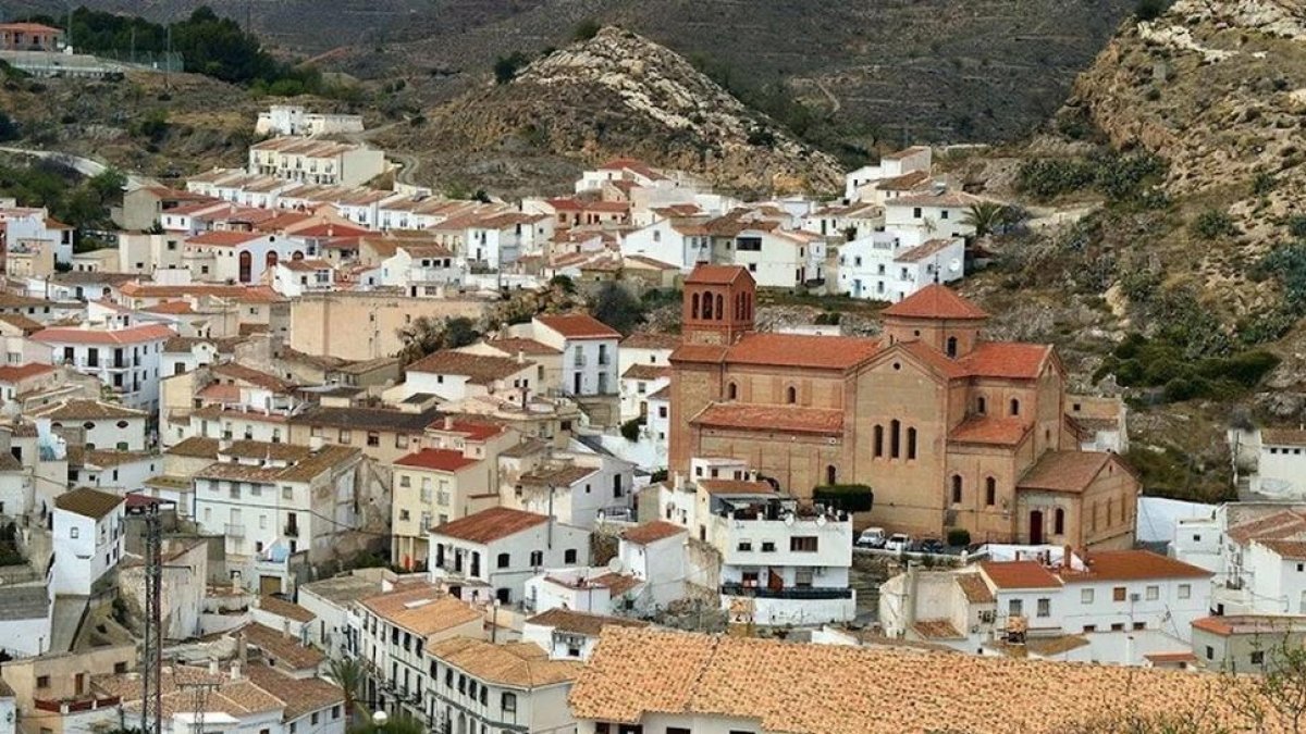 Vista general del pueblo de Lubrín.