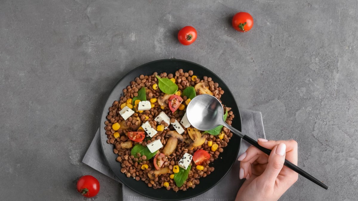 Ensalada de lentejas con verduras. 