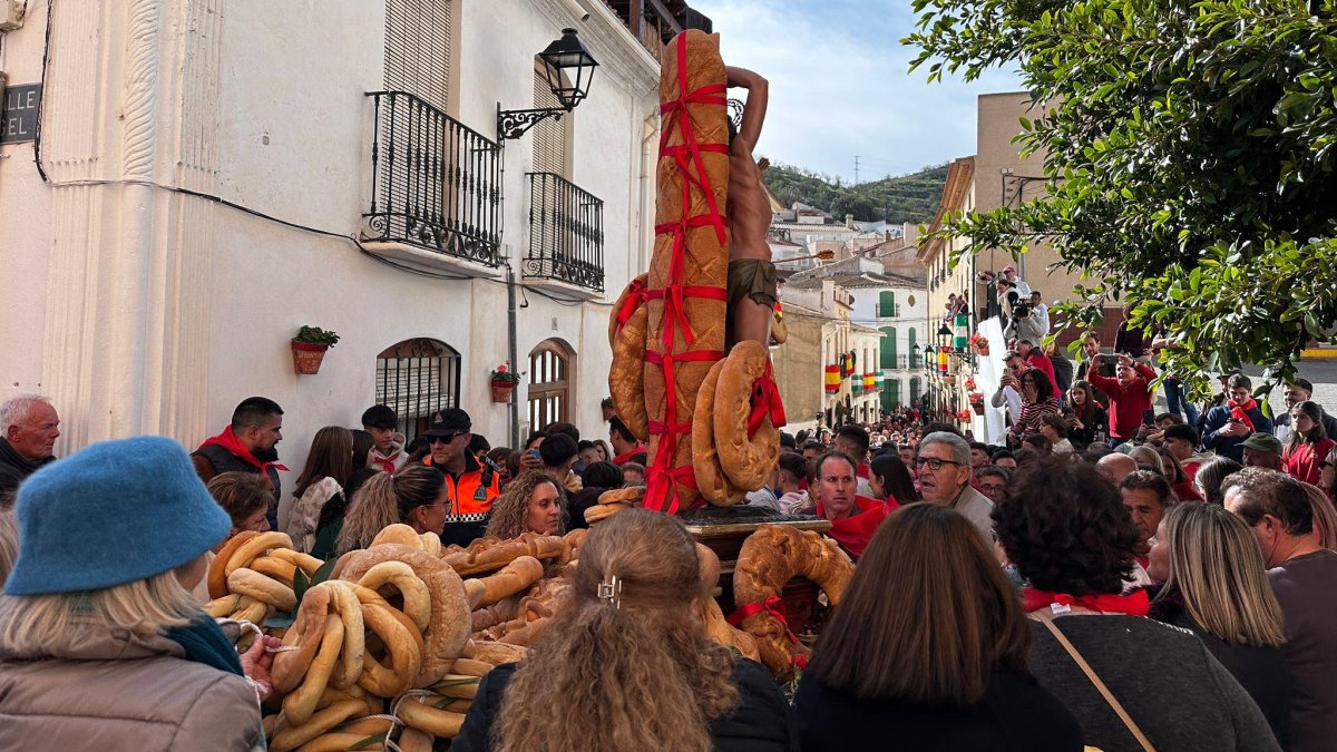Las hogueras, las carretillas o las roscas de pan serán protagonistas este mes de enero en la provincia