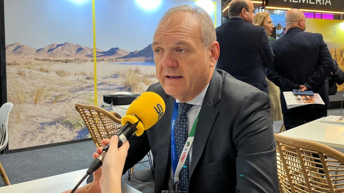 Imagen de archivo del alcalde de Cuevas del Almanzora, Antonio Fernández, durante una entrevista en la SER.