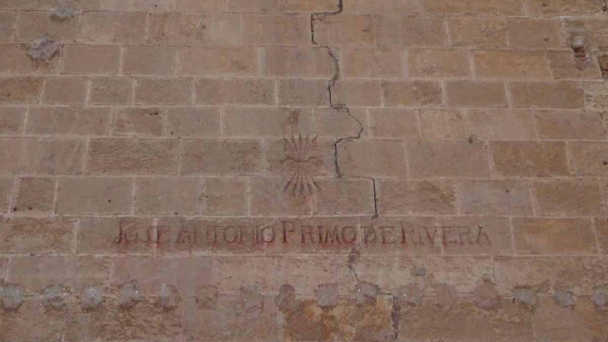 Imagen del grabado de Primo de Rivera en la Catedral