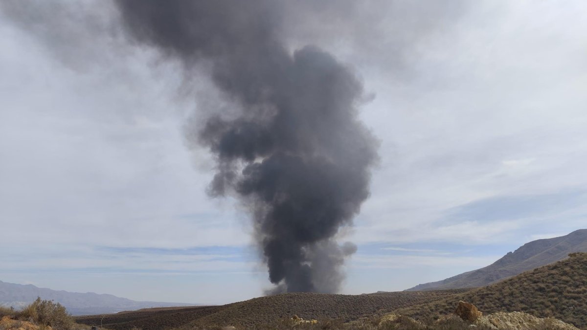 Imagen de archivo de un incendio en la planta de reciclaje de Gádor.