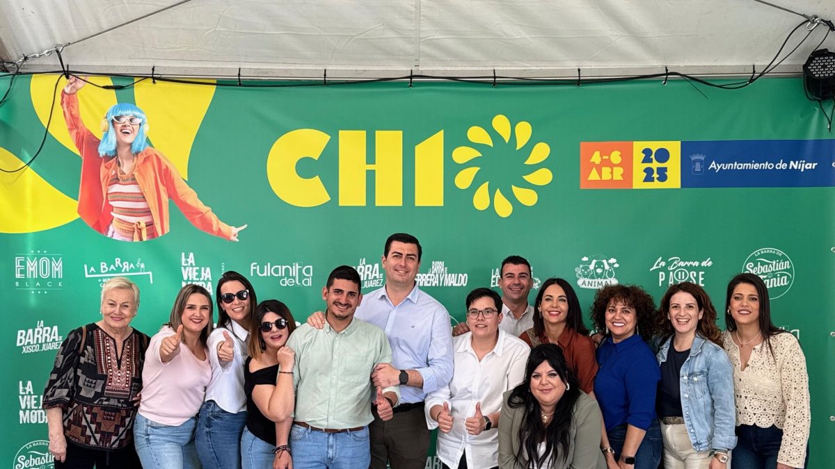 El equipo de gobierno de Níjar acude a la inauguración del festival CH10 en Campohermoso.