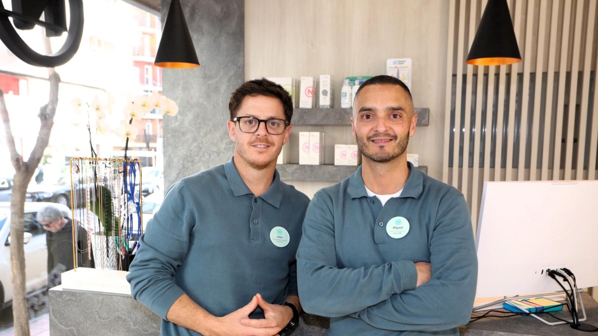 José y Miguel Pérez, gestores de Natural Optics La Estación.