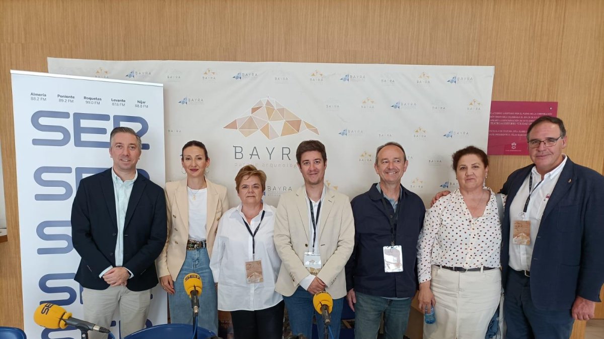 Autoridades y organizadores del congreso durante la emisión del Hoy por Hoy Levante de la Cadena SER.