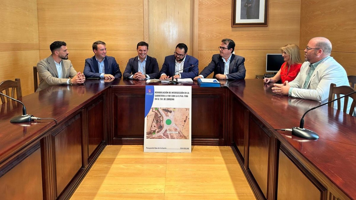 Presentación del proyecto de la nueva rotonda en la pedanía de Palacés.