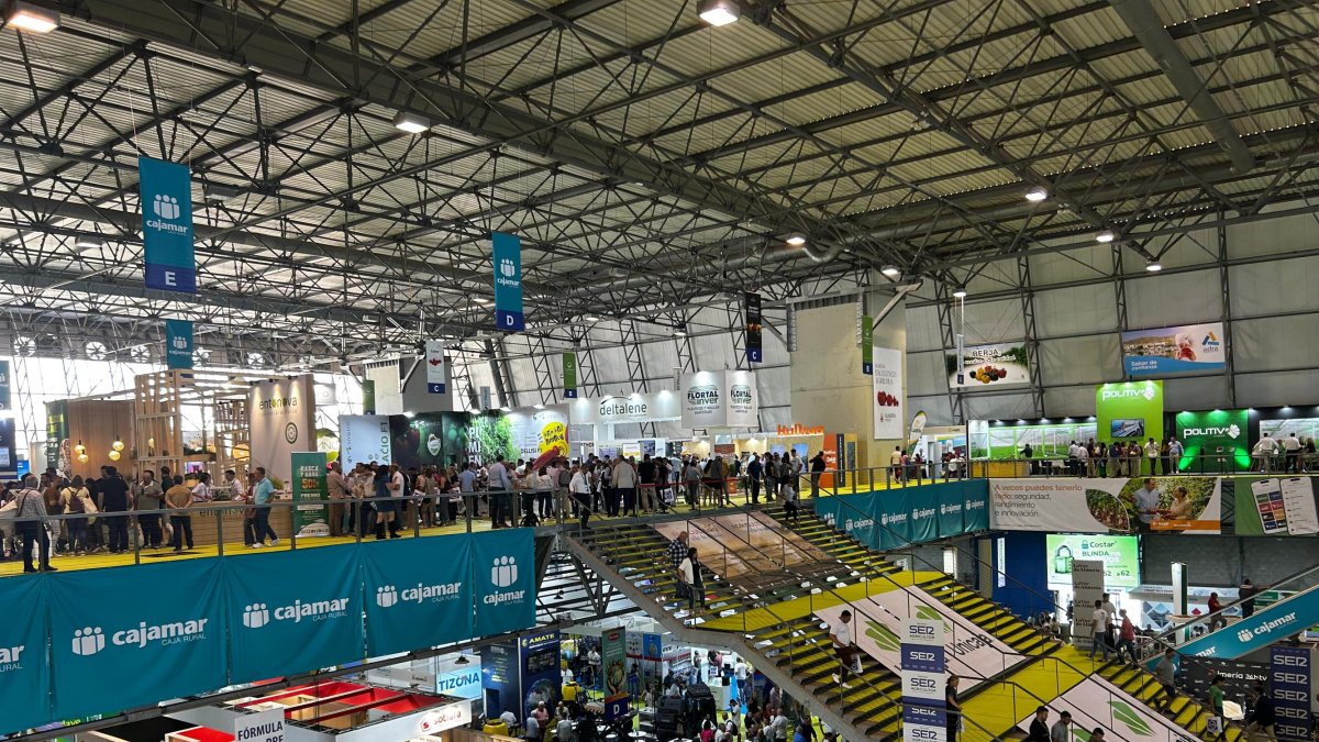 Masiva afluencia de visitantes profesionales a los stands de las empresas expositoras en Infoagro Exhibition 2025.