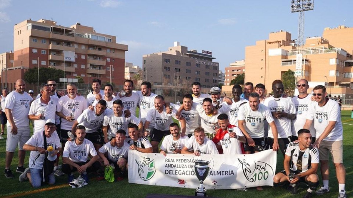 La Peña Deportiva Garrucha asciende a la División de Honor.