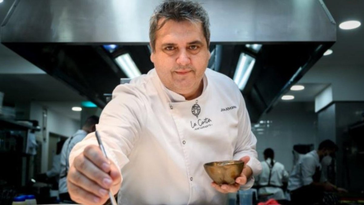José Álvarez, chef y propietario de La Costa.