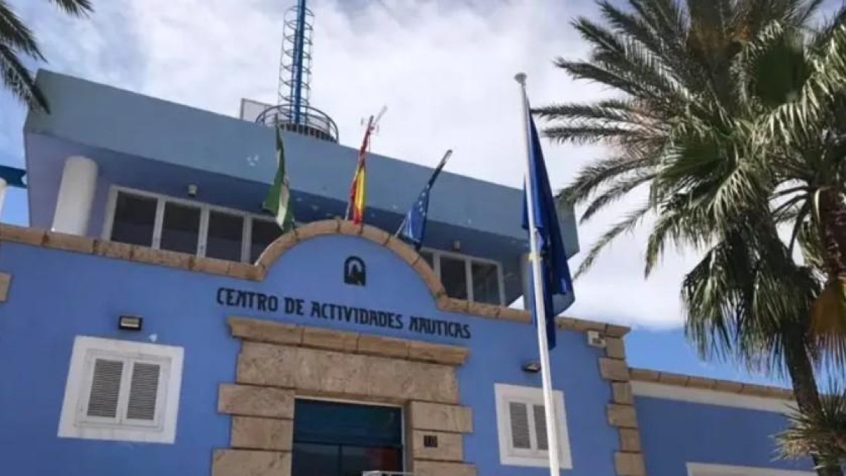 Fachada del Centro de Actividades Náuticas
