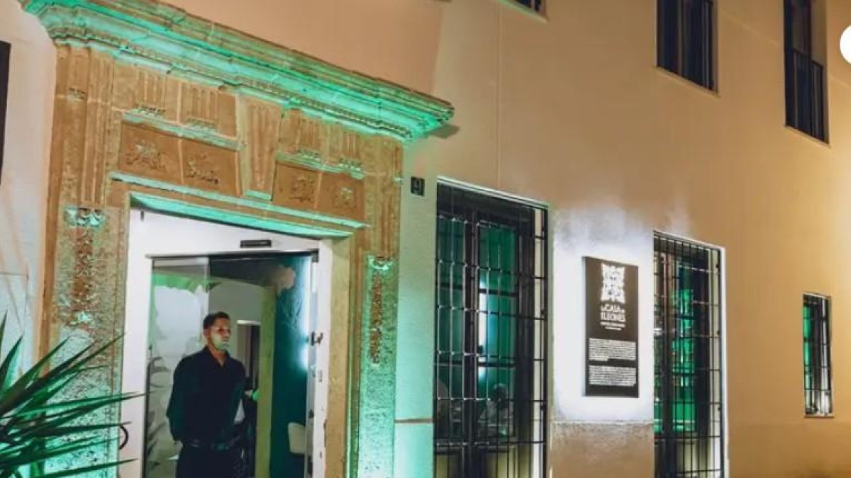 Exterior de la Casa de los Leones