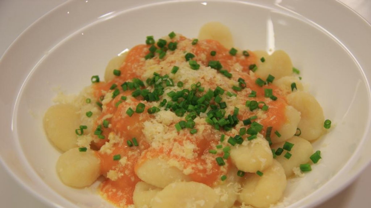 Ñoquis con crema de calabaza.