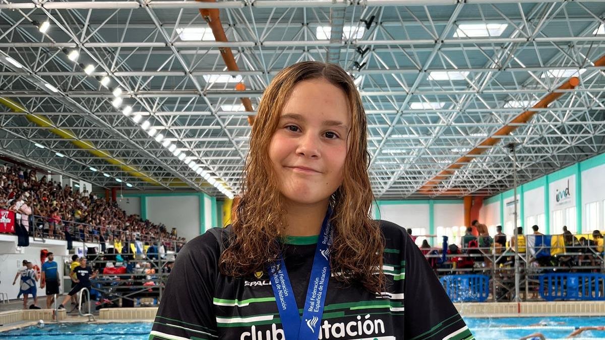 Sofía, la campeona de España alevín de natación.