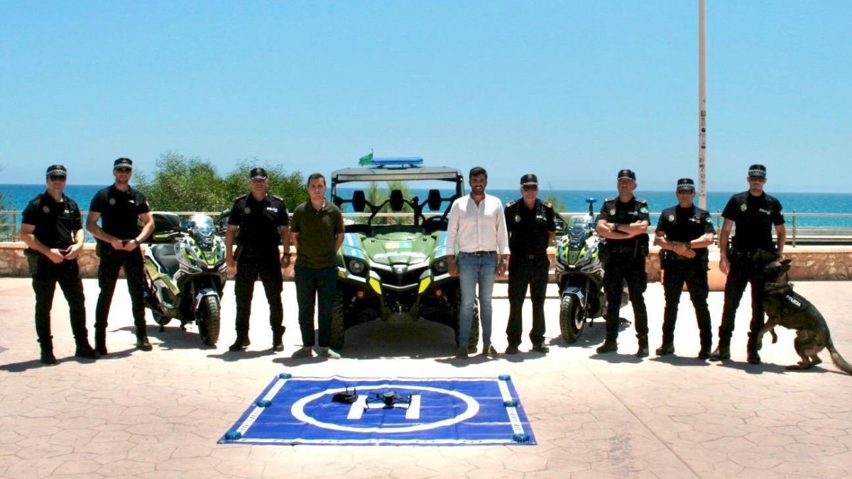 Mojácar lleva a cabo un refuerzo histórico de la plantilla de la Policía Local este verano.