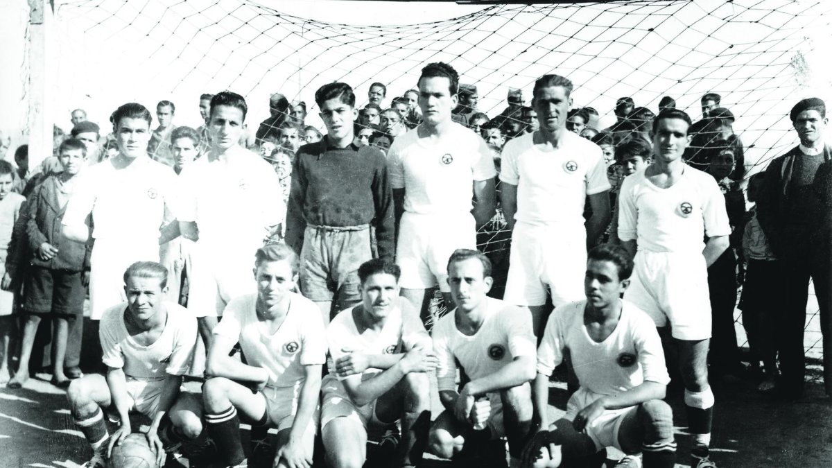 Equipo del SEU de 1942: Compadrillo, Roig, Moreno, Carlos Orihuela, Plazilla, Rafaelico, Martos, Coli García, Soler, Flores y Rigaud.