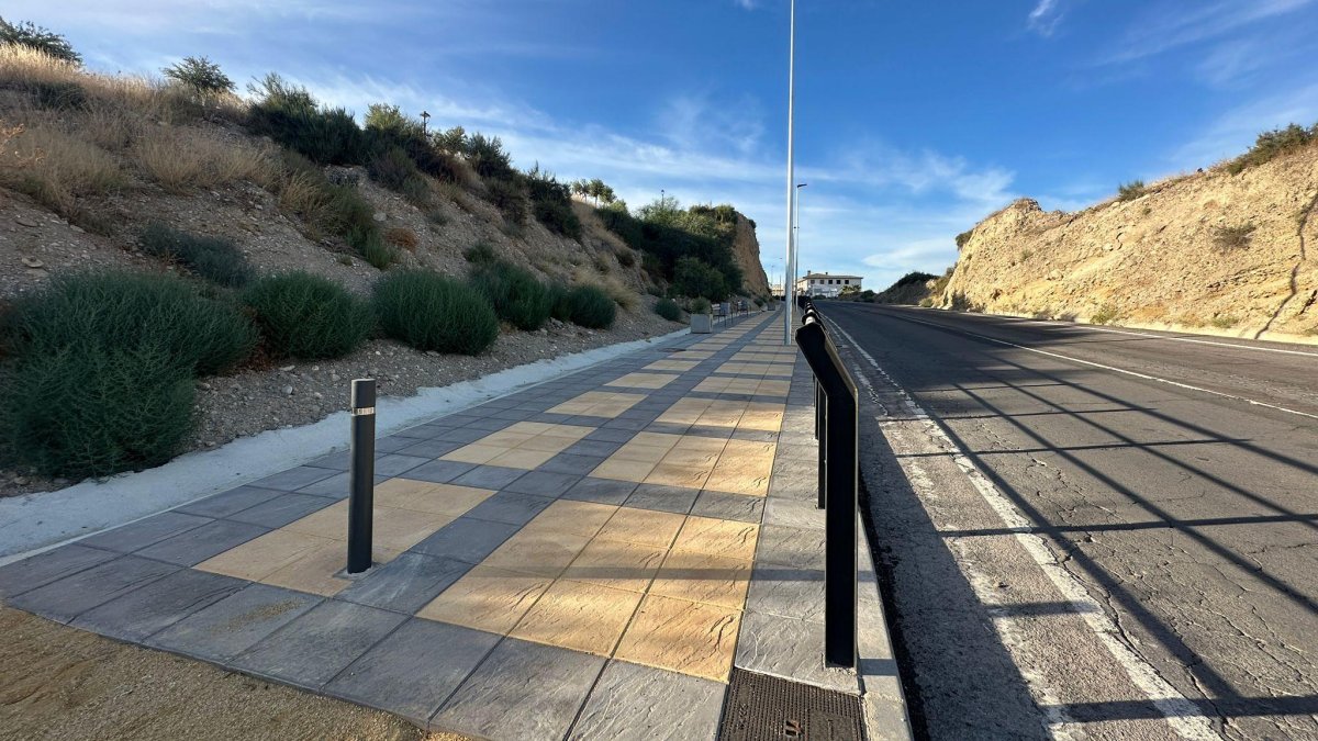 Así luce el nuevo acceso peatonal al sur de Huércal-Overa.