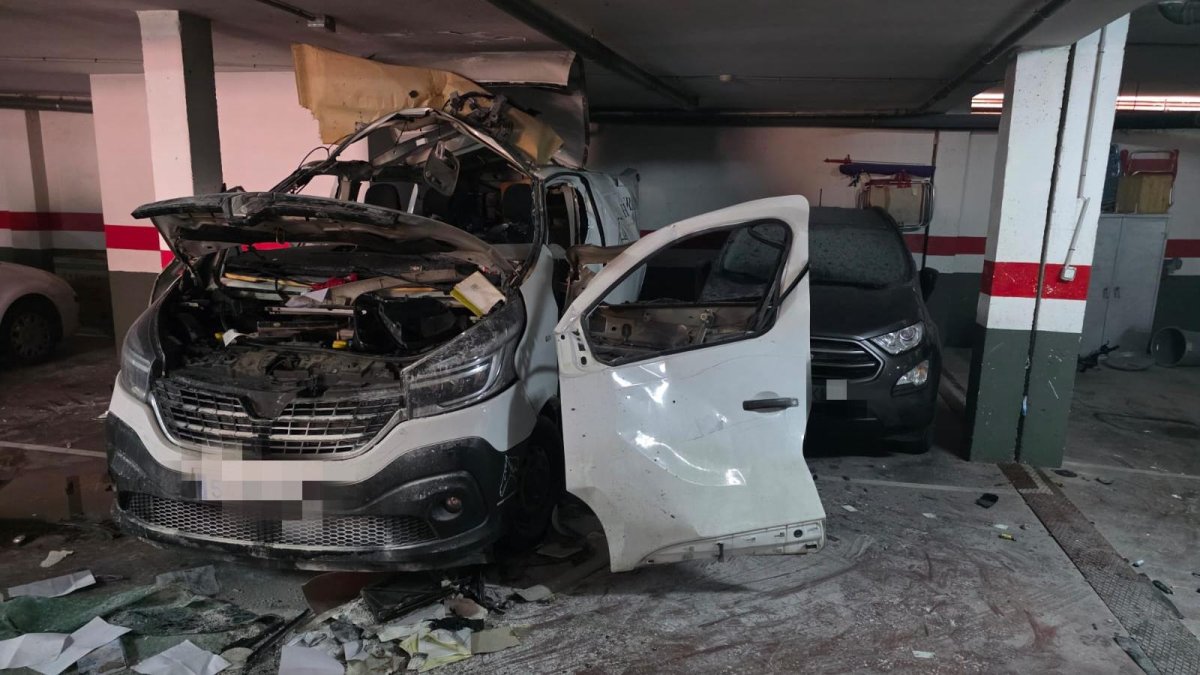 Así ha quedado el coche tras la explosión