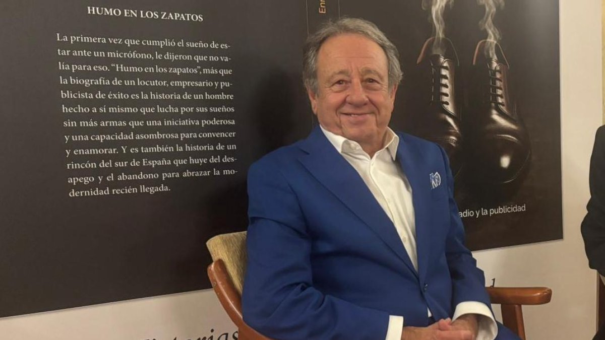 Enrique Martínez Leyva durante la presentación de su libro.