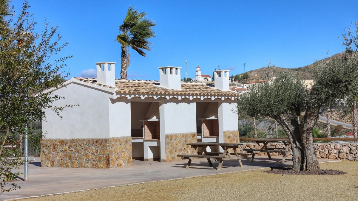 Así luce el nuevo merendero de Cantoria.