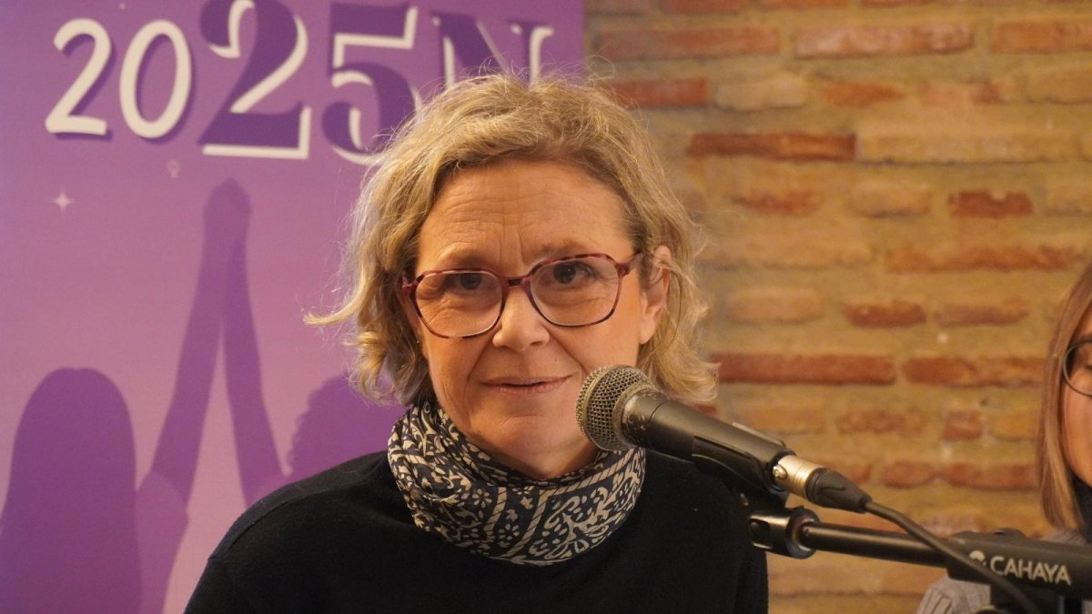 Nanda Santana en las caballerizas del Castillo de San Andrés