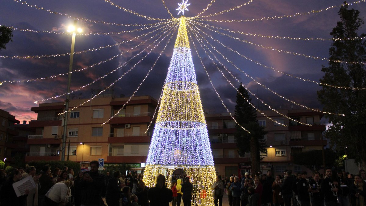 Árbol de Navidad en Benahadux.