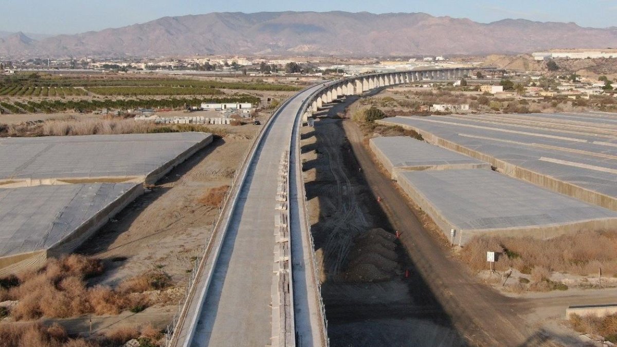 Obras del viaducto que va desde el túnel de Viator hasta la capital almeriense.
