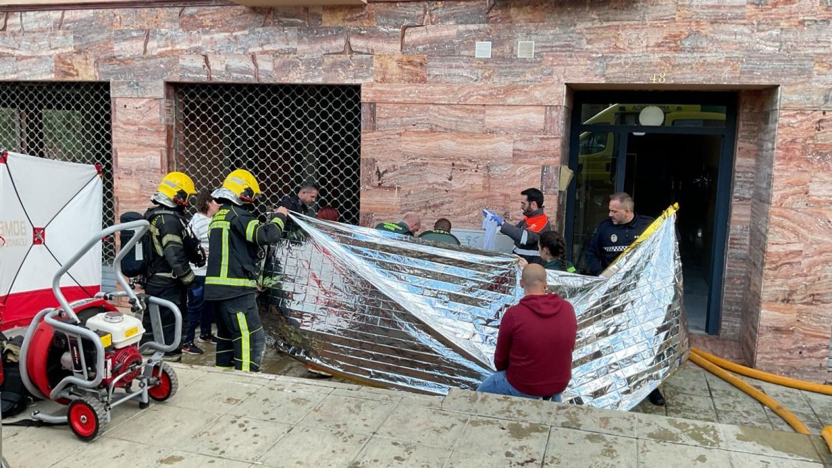 Valientes bomberos de Huércal-Overa revelan nuevos hallazgos sobre incendios.