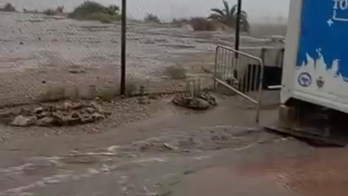 Las fuertes lluvias del domingo frente a la Geoda de Pulpí.