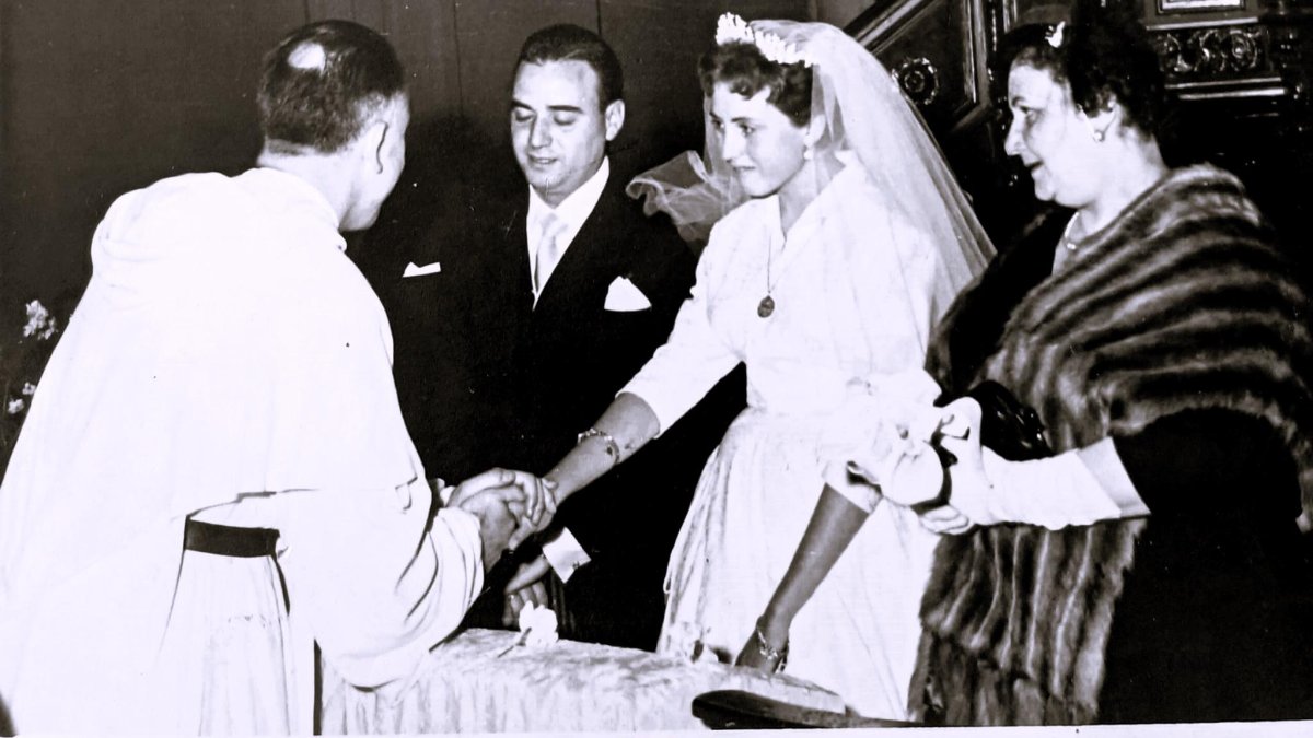 Boda de Isabel Rapallo con Mariano Jiménez en el templo de la Virgen del Mar.