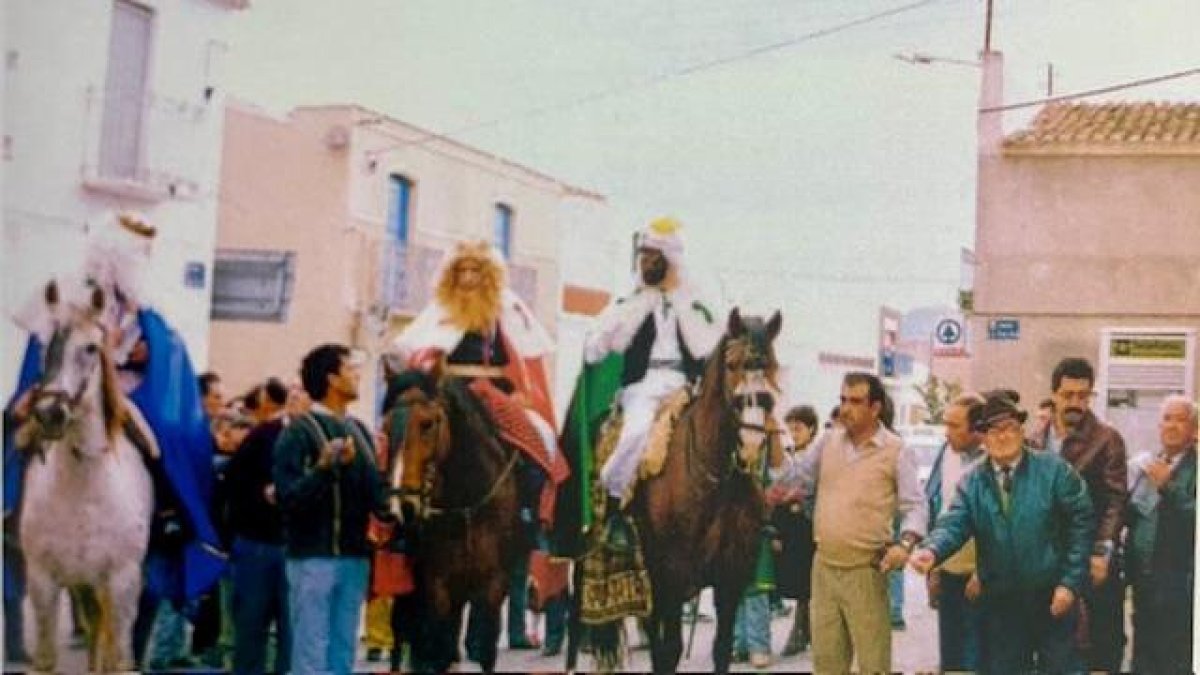 Reyes Magos de Los Gallardos, representados por Juan Diego Gómez, Marcos Castaño y Sebastián González en 1988.
